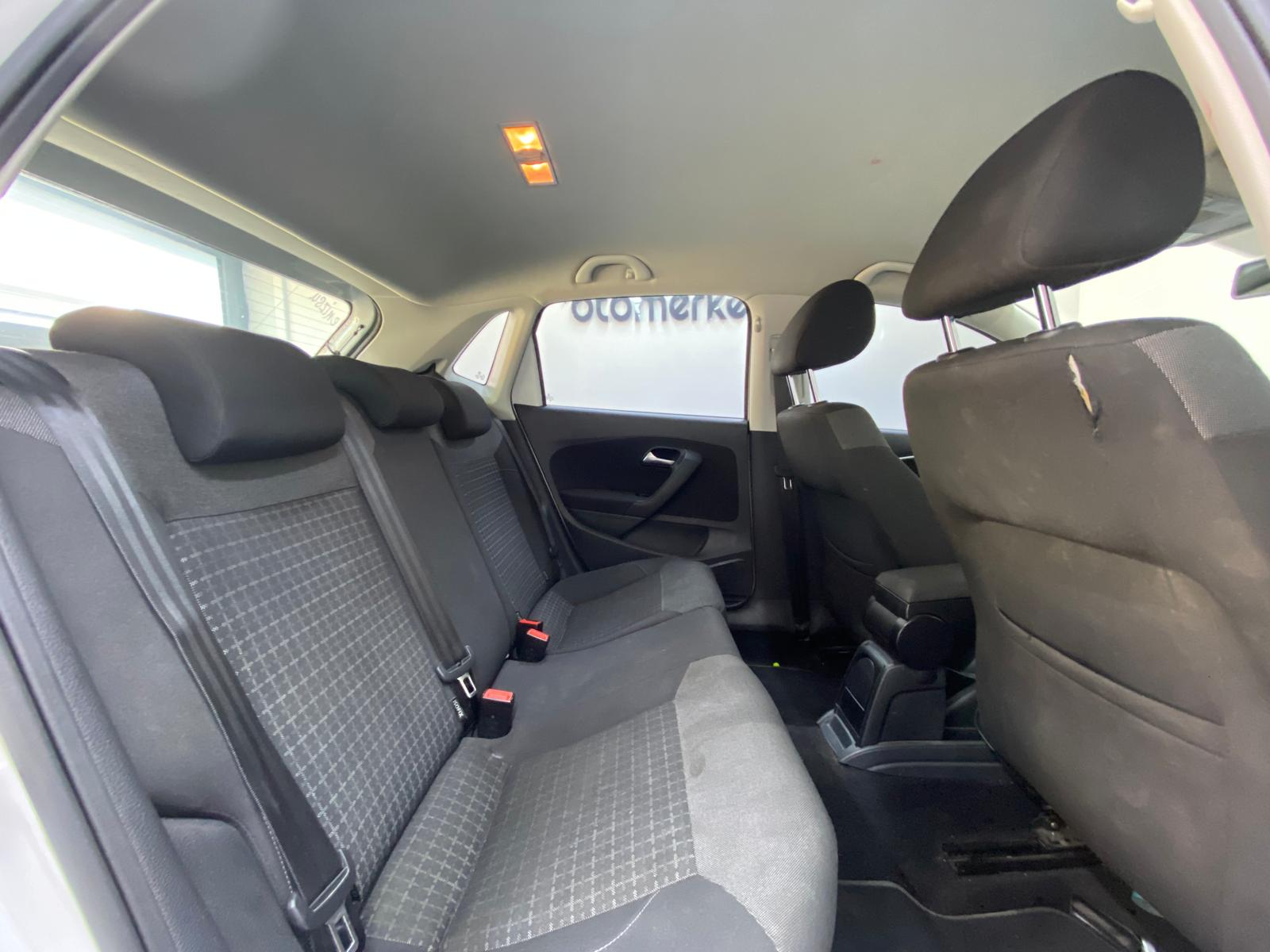 VOLKSWAGEN POLO 13